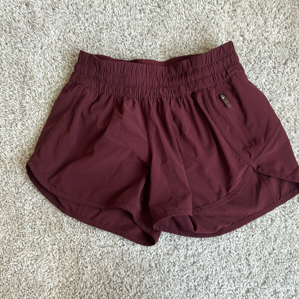 Lululemon tracker short 4”